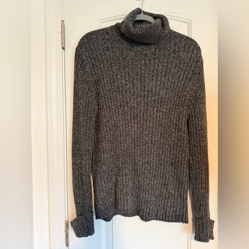 Eddie Bauer turtle neck winter sweater. Good condition  nonrips, holes XL. Blue